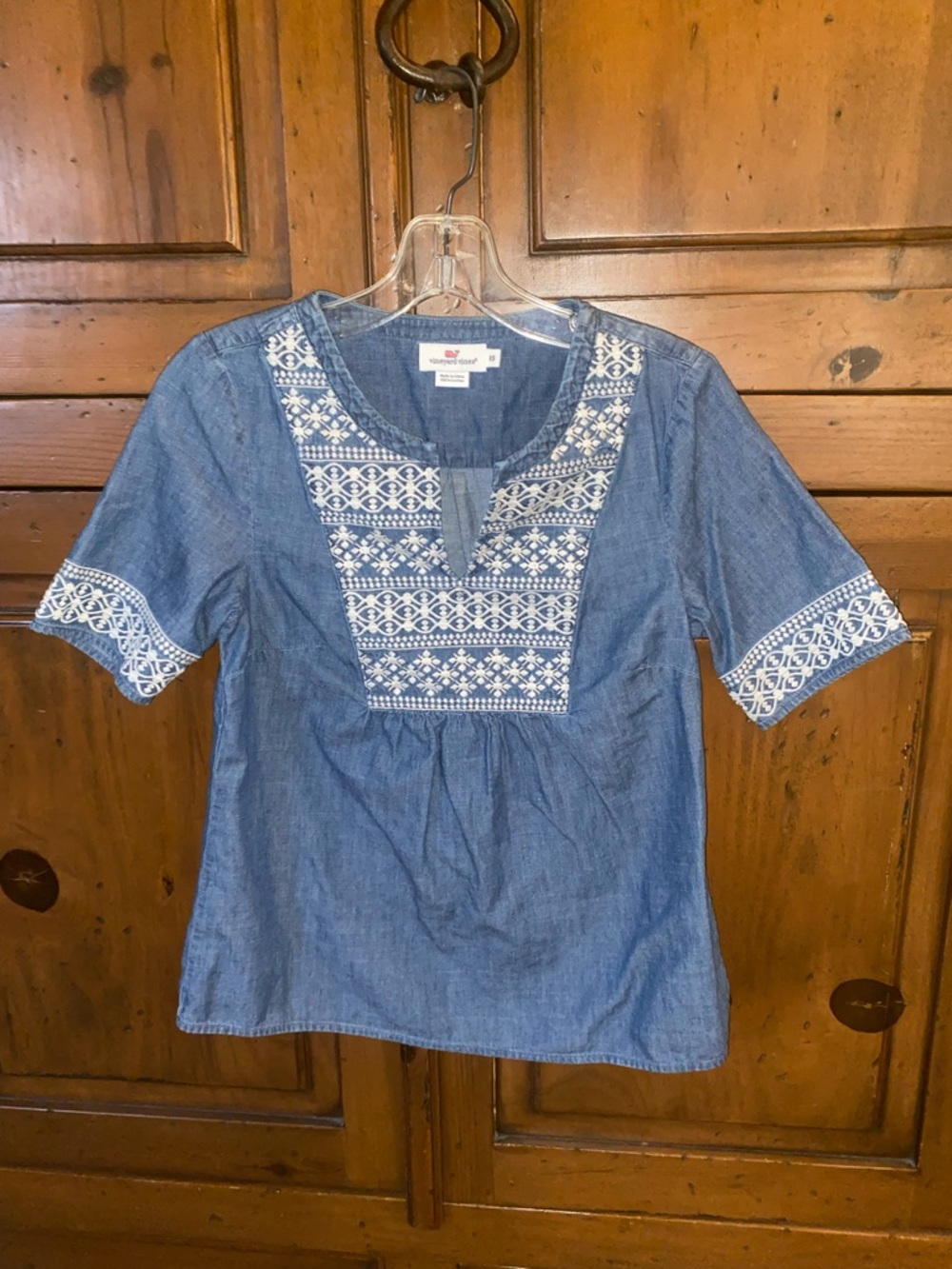 Vineyard Vines Embroidered Chambray SS Top-XS